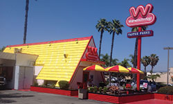 Wienerschnitzel valley north cedar Escondido