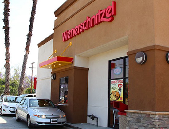 Wienerschnitzel Drive Thru