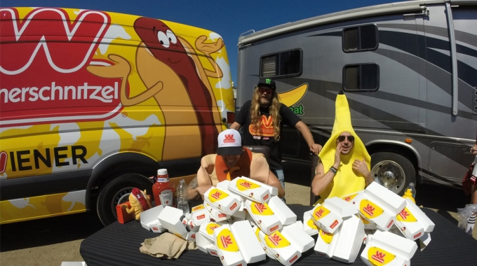 Media - Hot Dog Eating Contest JR vs Cisco Adler