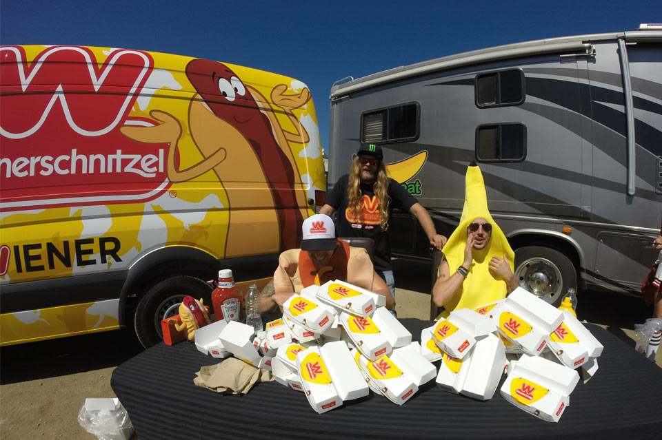 wienerschnitzel hot dog eating contest