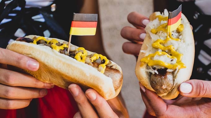 Wienerschnitzel Celebrates Oktoberfest with the Return of Grilled Bratwurst